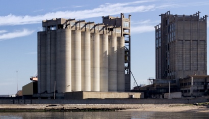 French grain silo explosion injures four